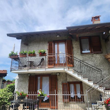Laura'S Cottage With Lake View, Detached, 5 Kilometers From Varenna Lierna Exterior foto