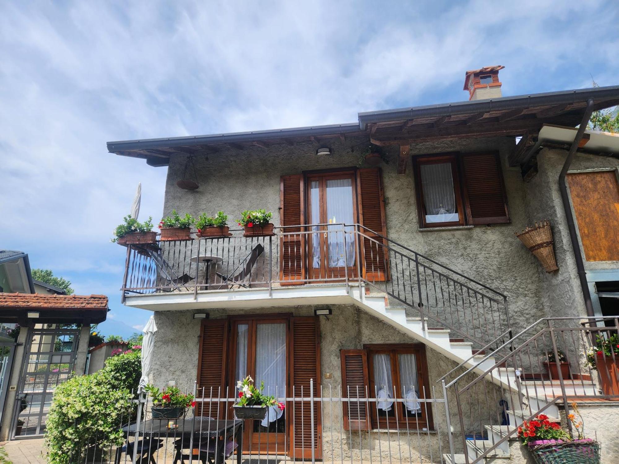 Laura'S Cottage With Lake View, Detached, 5 Kilometers From Varenna Lierna Exterior foto
